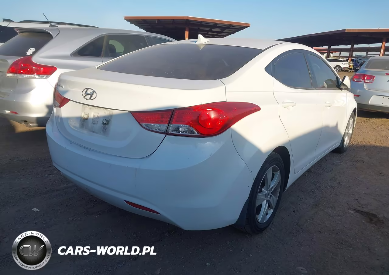 2013 Hyundai Elantra Gls VIN:5NPDH4AE1DH258337 - 4