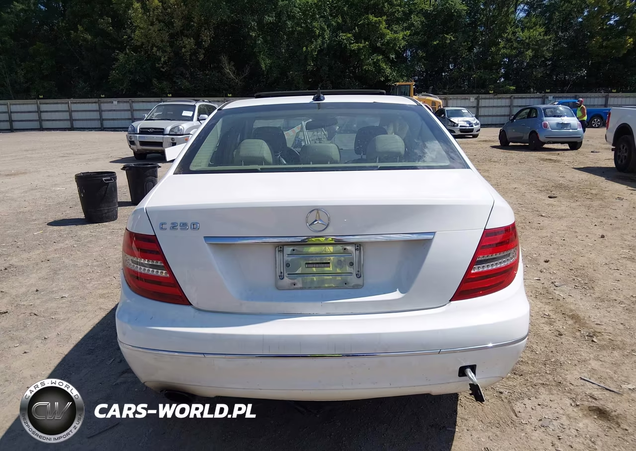 2014 Mercedes-Benz C 250 Luxury VIN:WDDGF4HB4ER310512 - 16