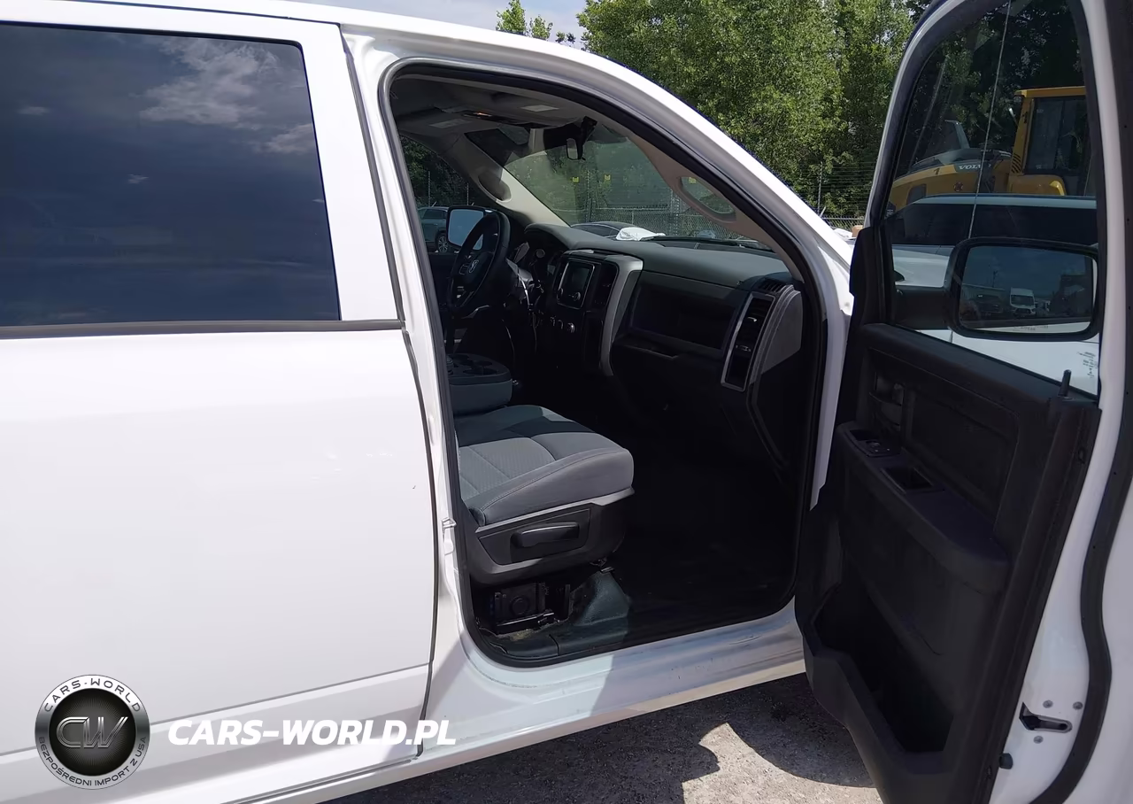 2018 Ram 2500 Tradesman 4X4 8' Box VIN:3C6TR5HT9JG300719 - 5