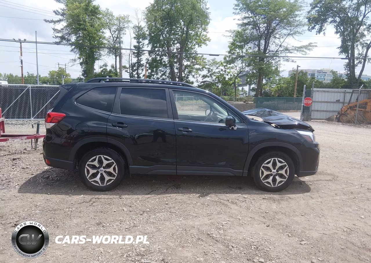 2019 Subaru Forester Premium VIN:JF2SKAGC5KH494015 - 13