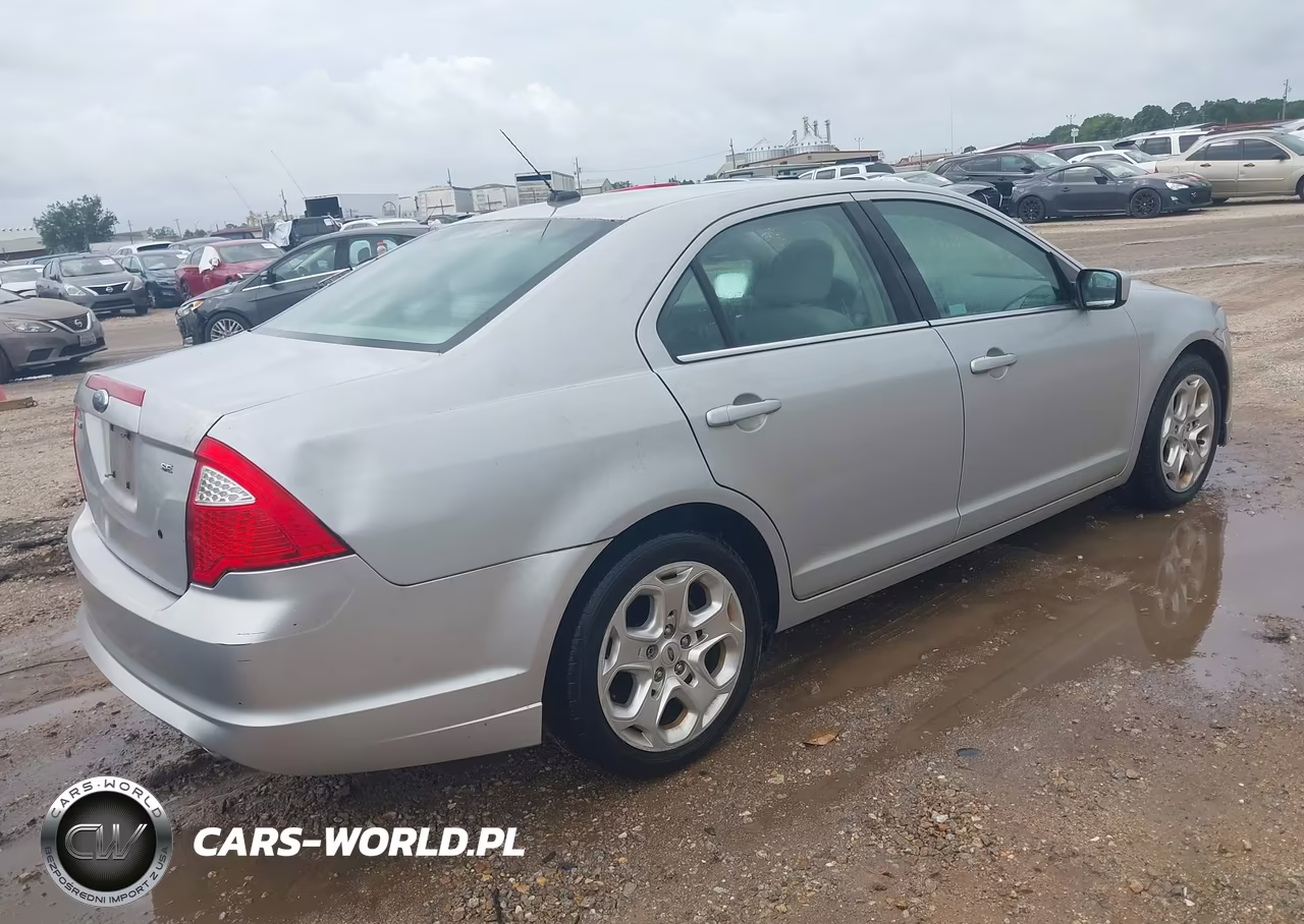 2010 Ford Fusion Se VIN:3FAHP0HA3AR157220 - 4
