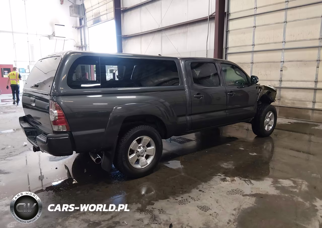 2015 Toyota Tacoma Prerunner V6 VIN:3TMKU4HN2FM043992 - 4
