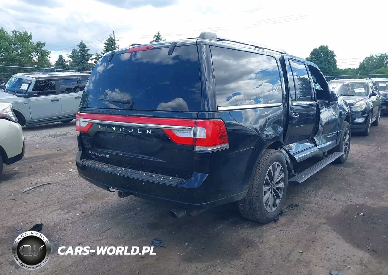 2017 Lincoln Navigator L Select VIN:5LMJJ3JTXHEL12409 - 4