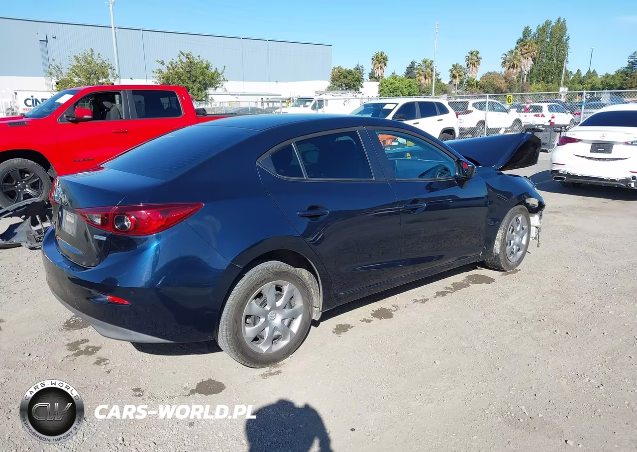 2015 Mazda Mazda3 I Sport VIN:3MZBM1U73FM127404 - 4