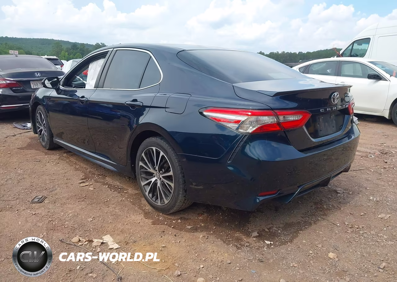 2018 Toyota Camry Se VIN:4T1B11HKXJU673417 - 3