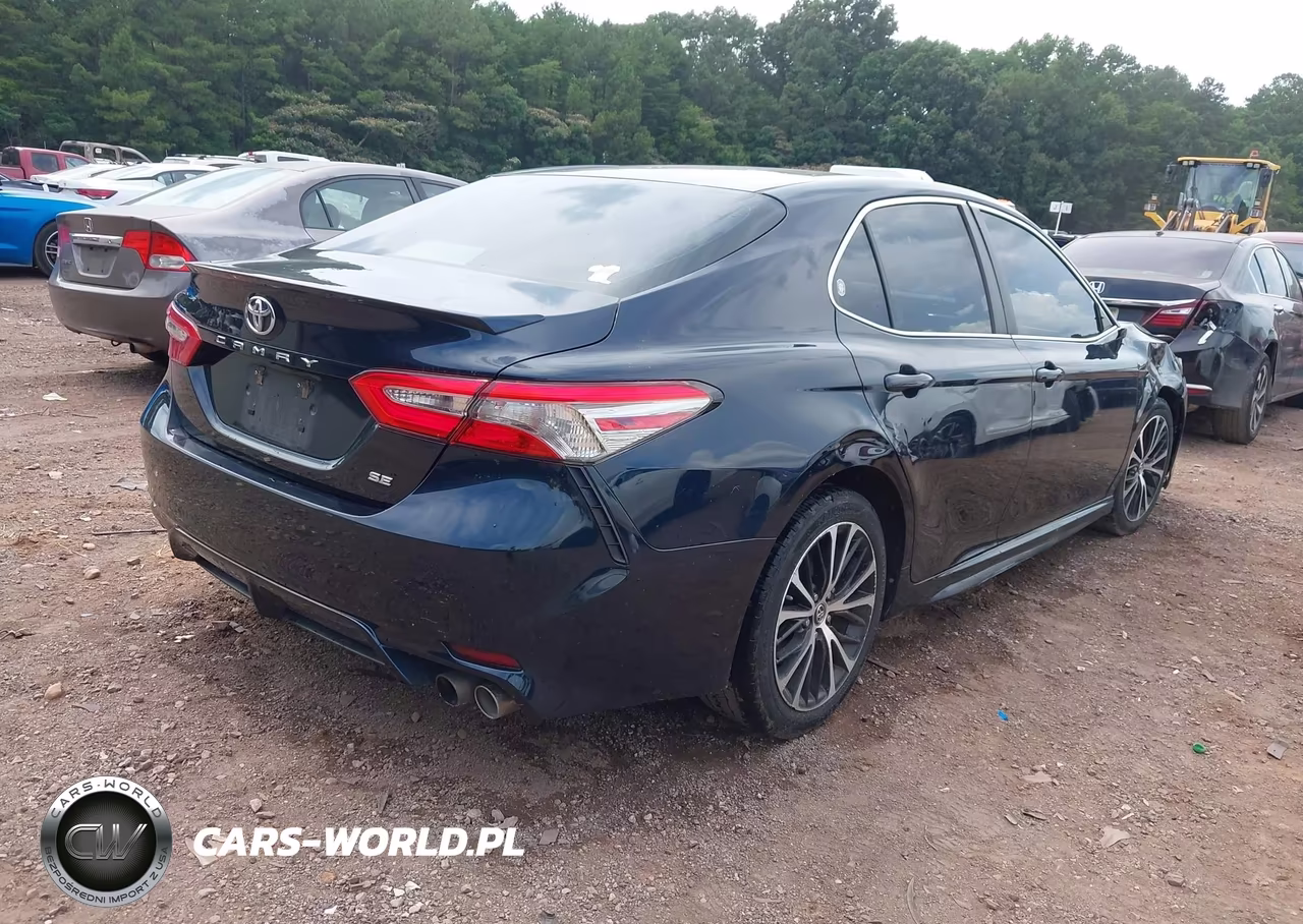 2018 Toyota Camry Se VIN:4T1B11HKXJU673417 - 4