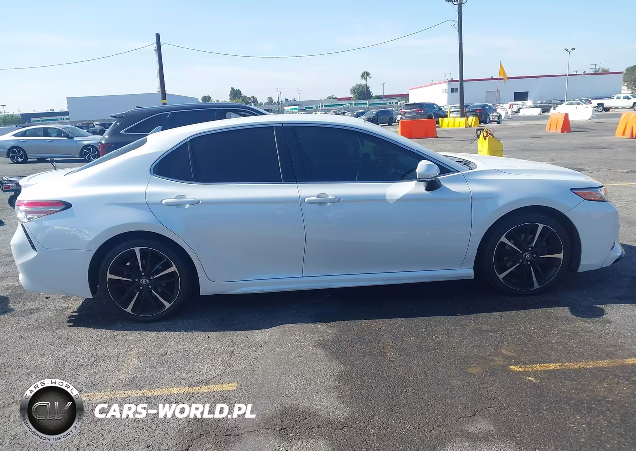 2018 Toyota Camry Xse VIN:4T1B61HK9JU020286 - 13