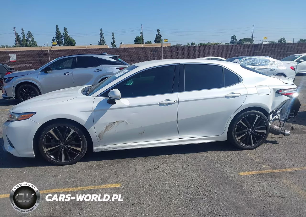 2018 Toyota Camry Xse VIN:4T1B61HK9JU020286 - 14