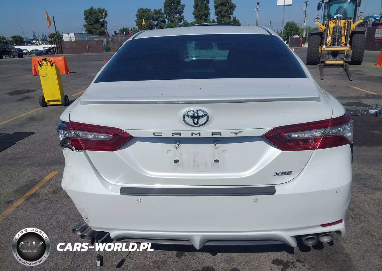 2018 Toyota Camry Xse VIN:4T1B61HK9JU020286 - 16