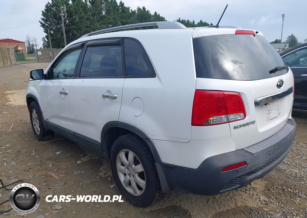 2011 Kia Sorento Lx VIN:5XYKTCA19BG159427 - 3