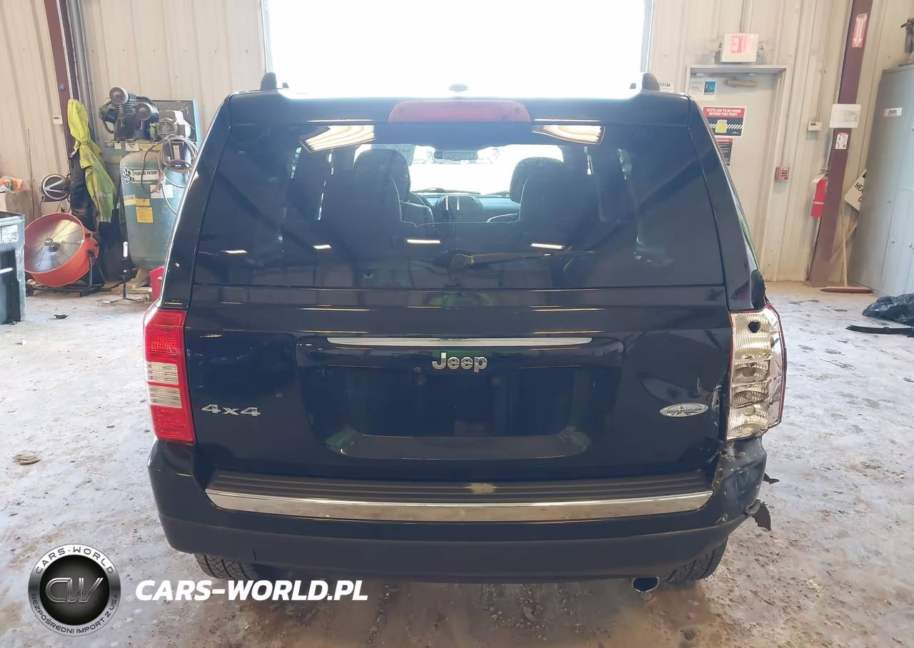 2017 Jeep Patriot High Altitude 4X4 VIN:1C4NJRFB2HD205775 - 16