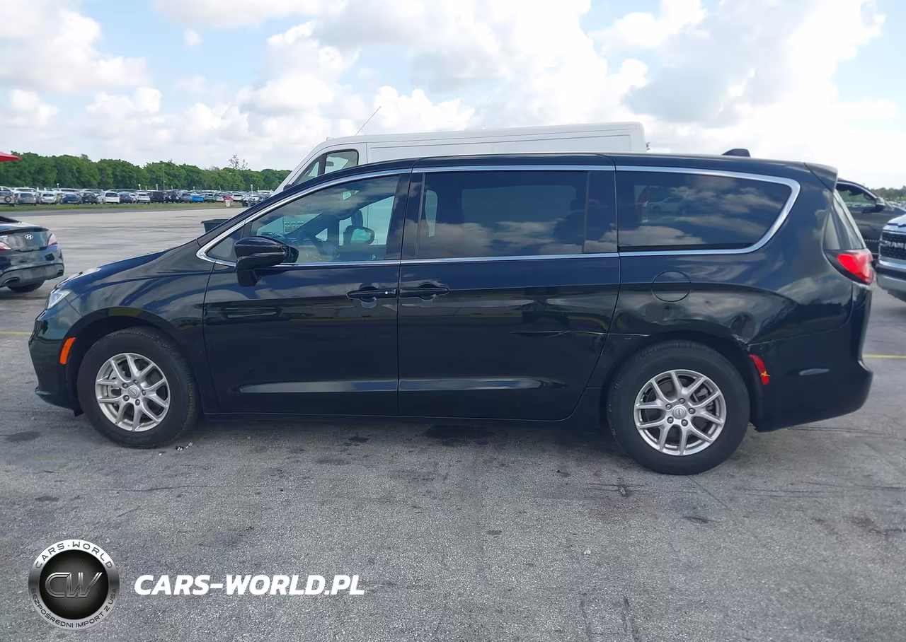 2026 Chrysler Pacifica Select VIN:2C4RC1BG8TR191708 - 14