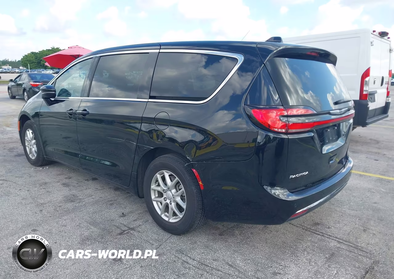 2026 Chrysler Pacifica Select VIN:2C4RC1BG8TR191708 - 3