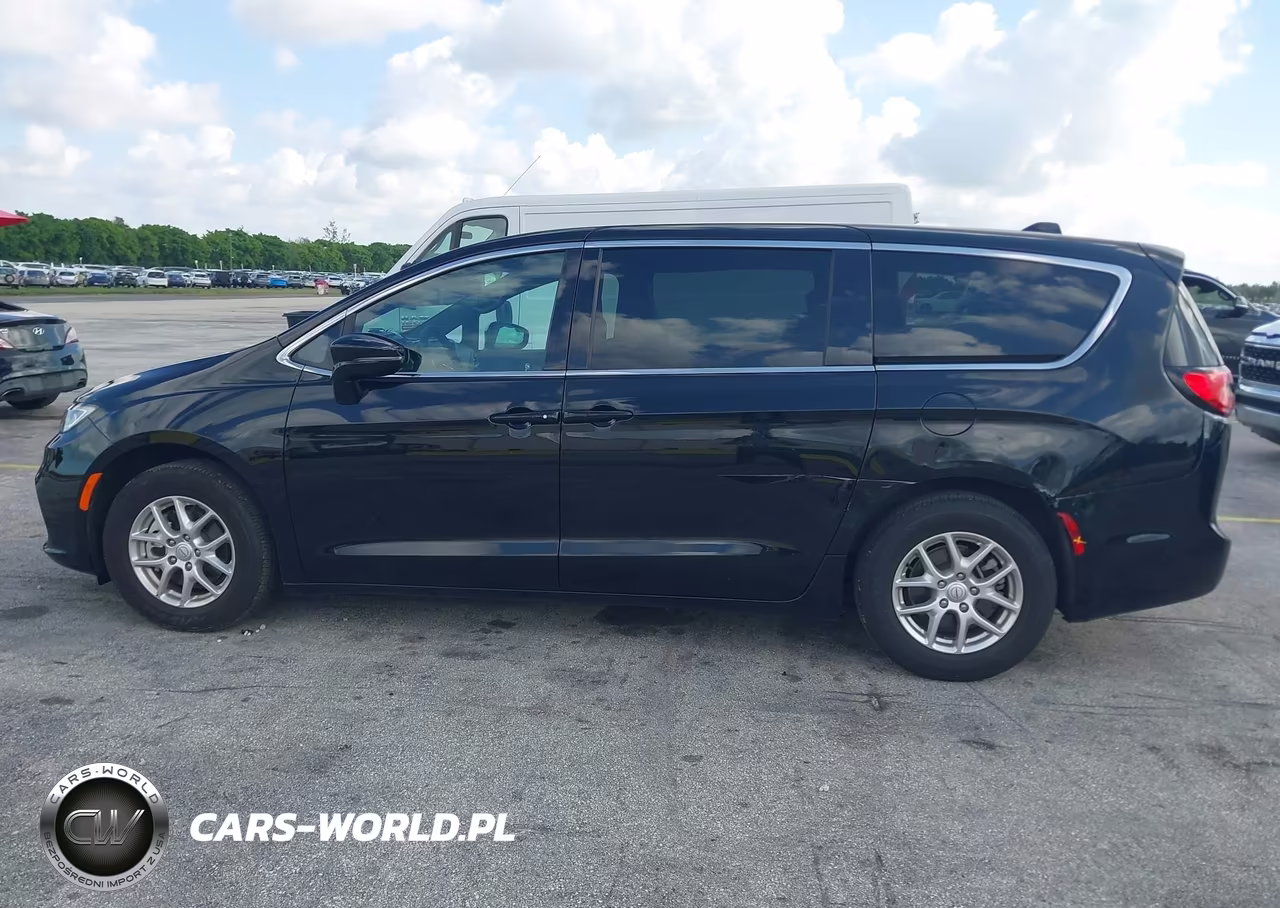 2026 Chrysler Pacifica Select VIN:2C4RC1BG8TR191708 - 6