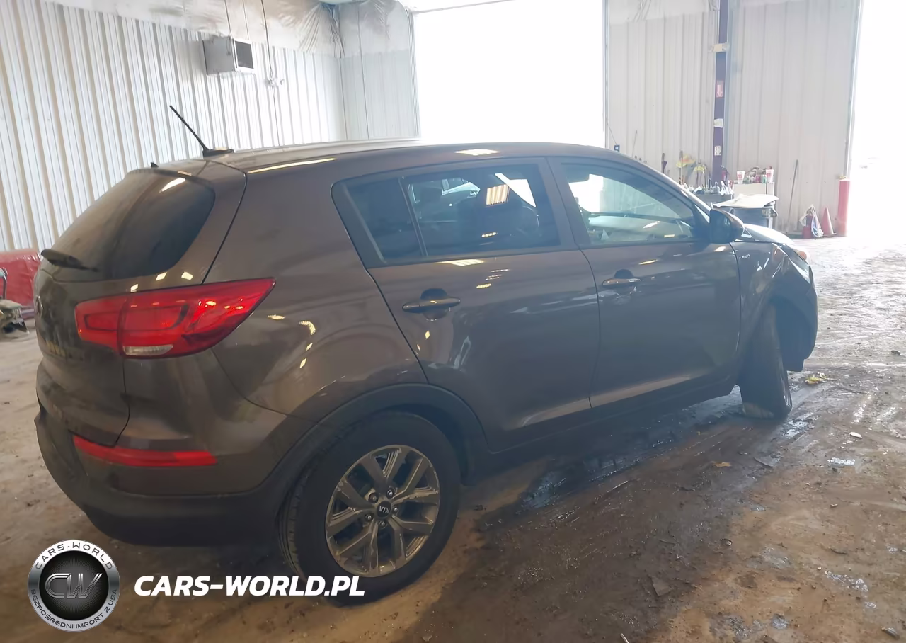 2015 Kia Sportage Lx VIN:KNDPBCACXF7705780 - 4