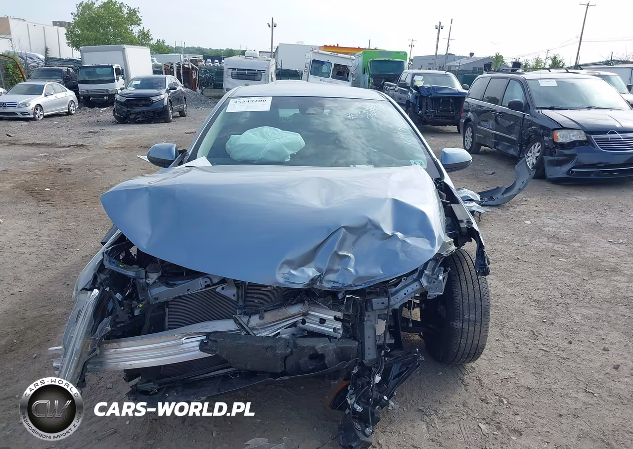 2022 Toyota Corolla Le VIN:5YFEPMAE2NP281797 - 13