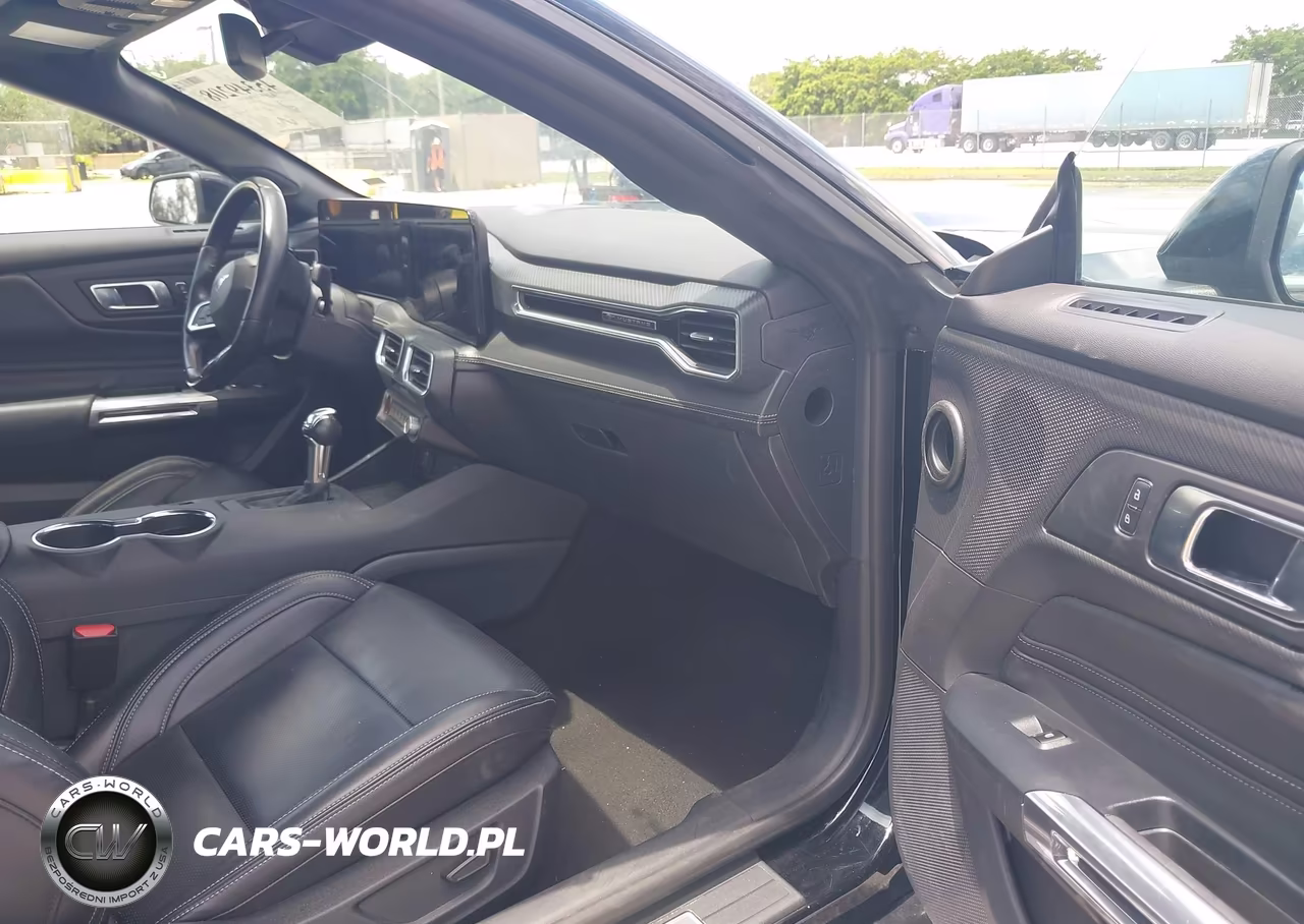 2025 Ford Mustang Ecoboost Premium VIN:1FAGP8UH9S5111005 - 5