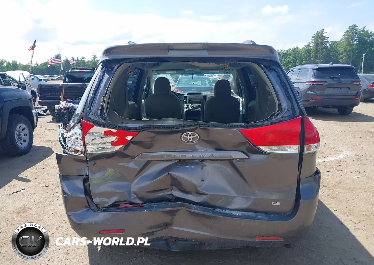 2012 Toyota Sienna Le V6 8 Passenger VIN:5TDKK3DC1CS272843 - 16