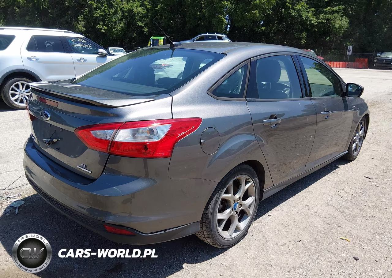 2014 Ford Focus Se VIN:1FADP3F29EL228839 - 4