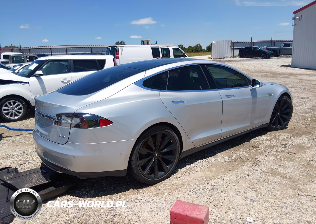 2015 Tesla Model S 70D-85D-P85D VIN:5YJSA1E27FF116425 - 4