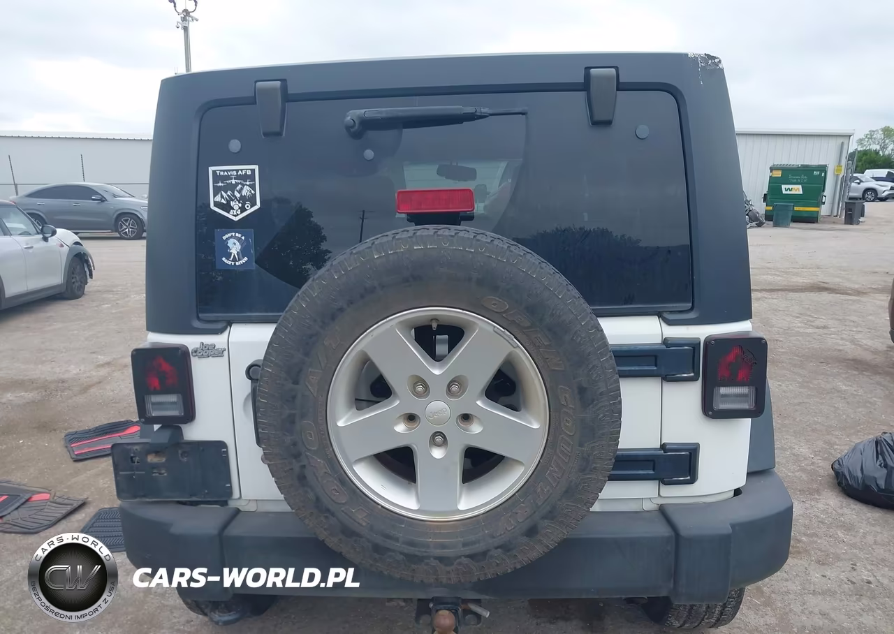 2015 Jeep Wrangler Unlimited Sport VIN:1C4BJWDG6FL536667 - 17