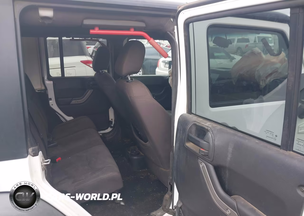 2015 Jeep Wrangler Unlimited Sport VIN:1C4BJWDG6FL536667 - 8