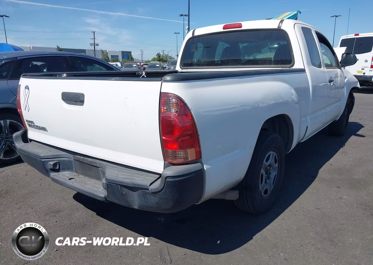 2015 Toyota Tacoma VIN:5TFTX4CN3FX067294 - 4