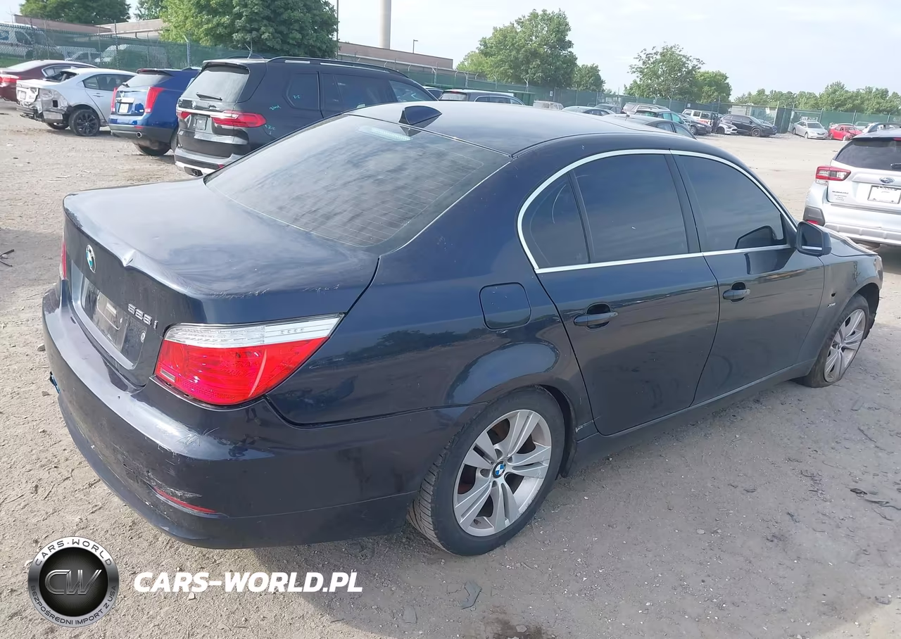 2010 BMW 528I xDrive VIN:WBANV1C54AC388819 - 4