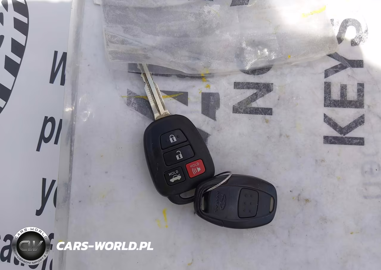 2015 Toyota Corolla Le VIN:2T1BURHE1FC281984 - 11