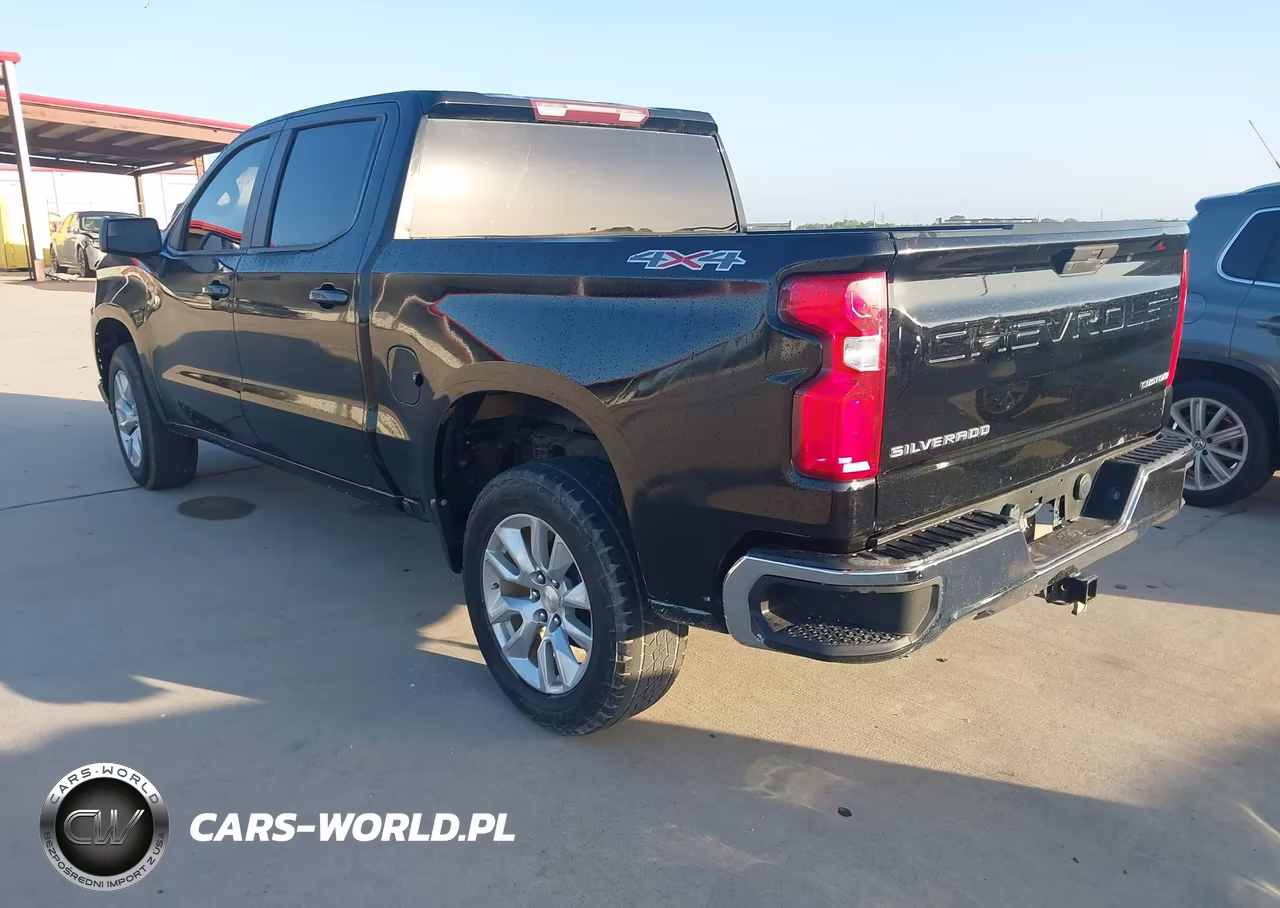 2021 Chevrolet Silverado 1500 4Wd Short Bed Custom VIN:3GCPYBEK7MG211744 - 3