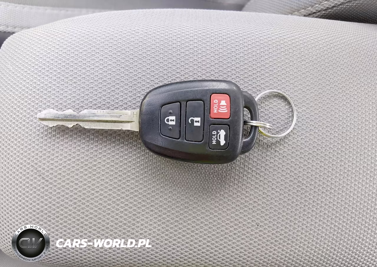 2017 Toyota Corolla Le VIN:2T1BURHE8HC911163 - 11