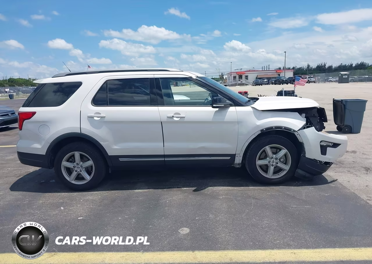 2018 Ford Explorer Xlt VIN:1FM5K7D83JGC23078 - 14