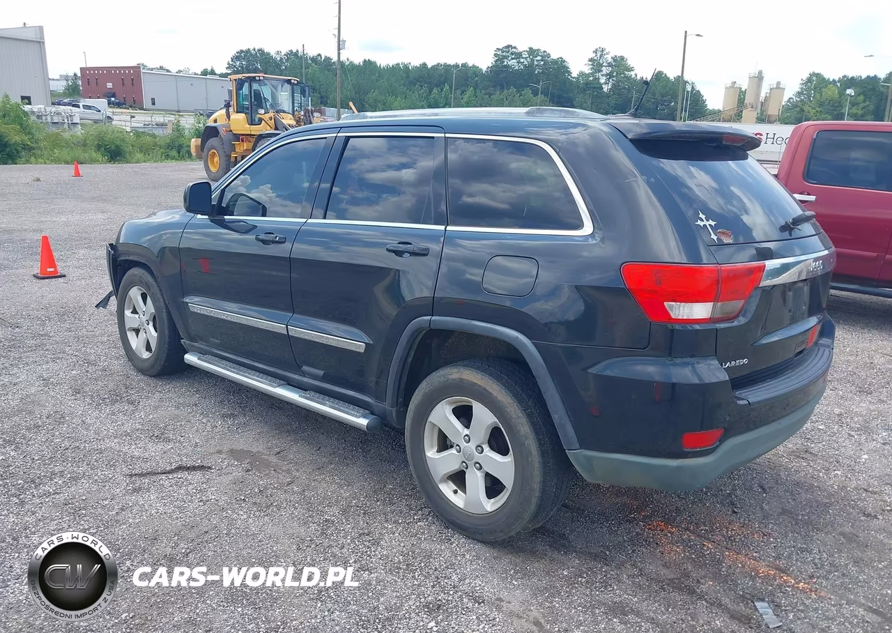 2012 Jeep Grand Cherokee Laredo VIN:1C4RJEAG2CC142561 - 3
