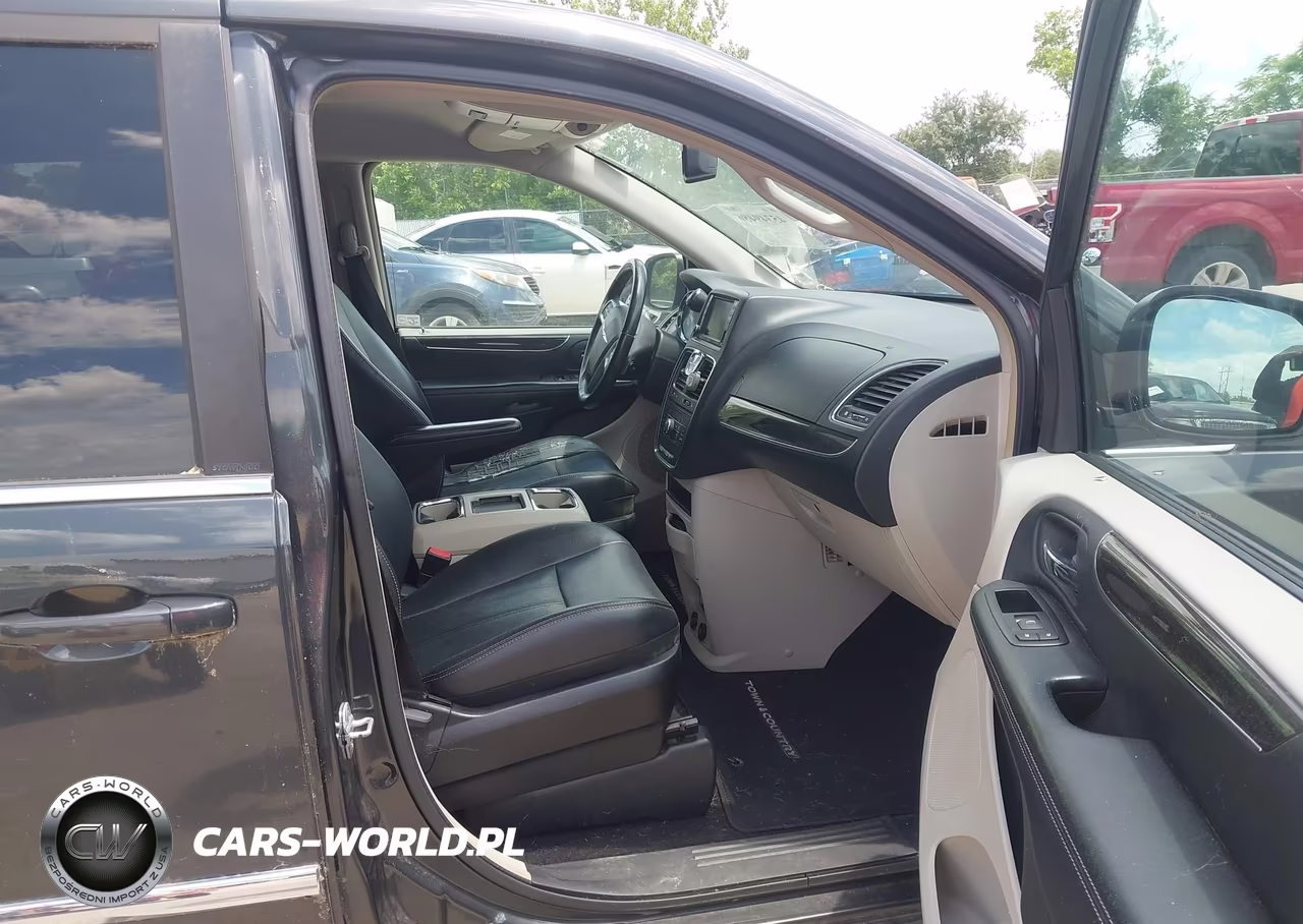 2012 Chrysler Town & Country Touring VIN:2C4RC1BG9CR300595 - 5