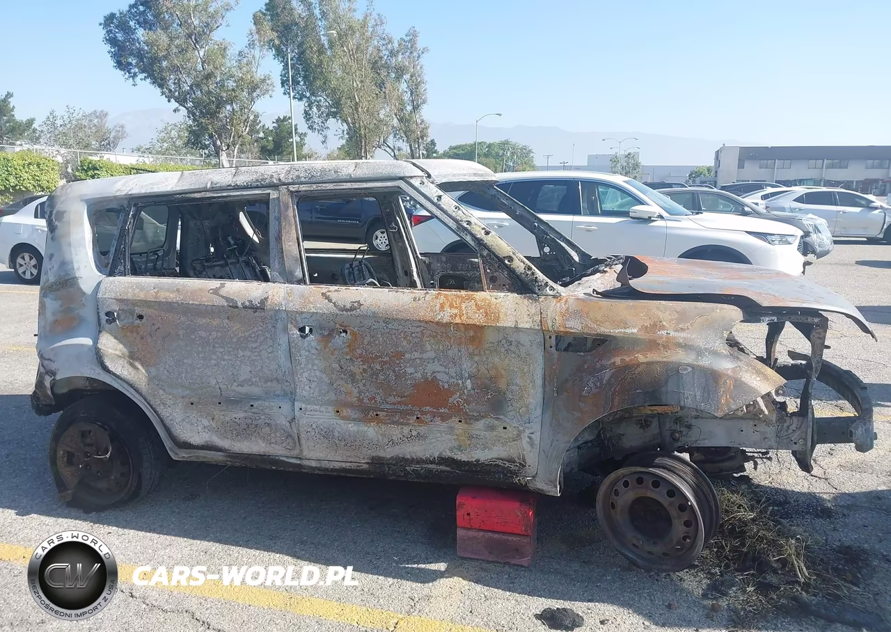 2013 Kia Soul VIN:KNDJT2A56D7558594 - 12