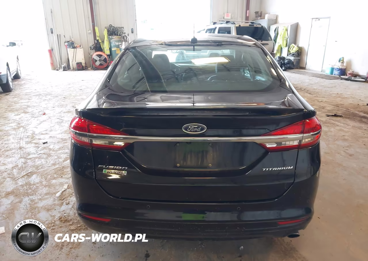 2018 Ford Fusion Energi Titanium VIN:3FA6P0SU0JR259911 - 16