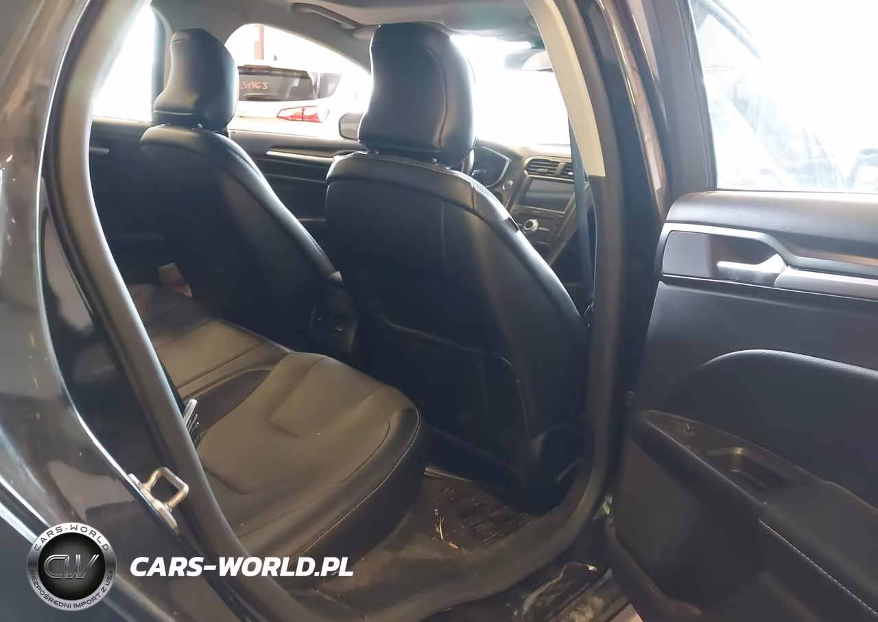 2018 Ford Fusion Energi Titanium VIN:3FA6P0SU0JR259911 - 8