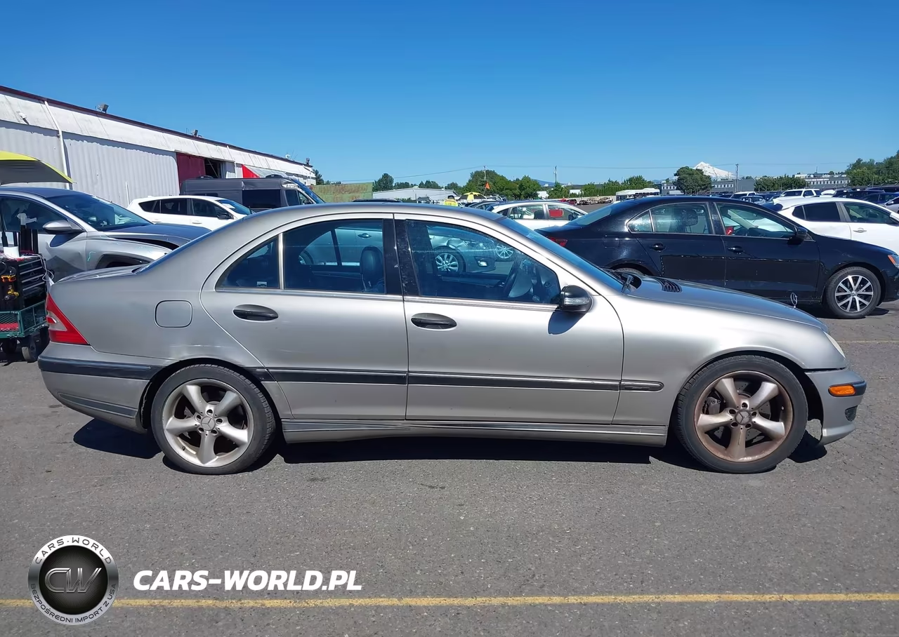 2005 Mercedes-Benz C 230 Kompressor Sport VIN:WDBRF40J55F551310 - 13