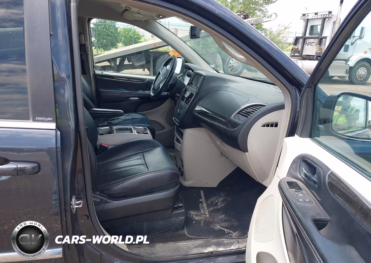 2013 Chrysler Town & Country Touring VIN:2C4RC1BG5DR649125 - 5