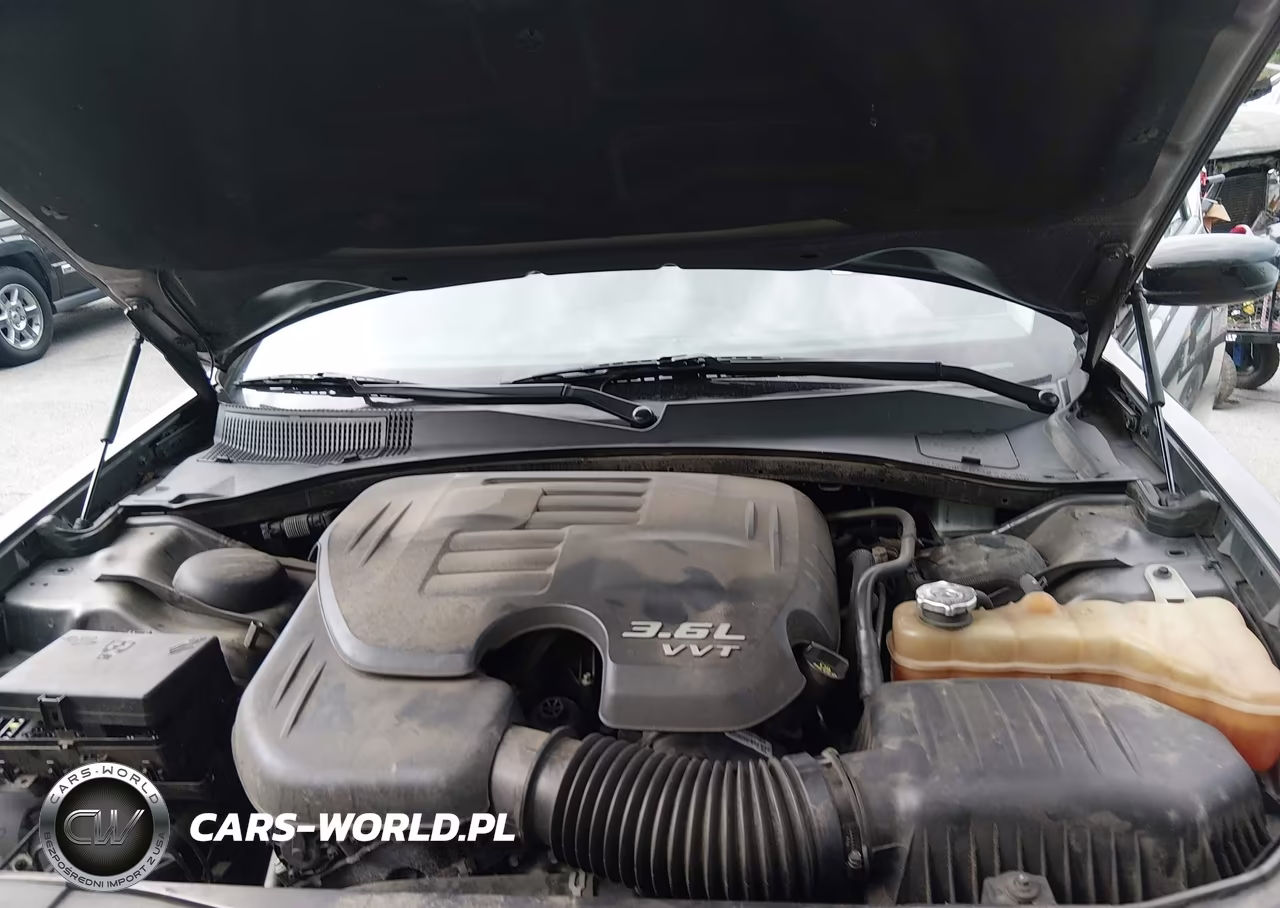 2018 Chrysler 300 Touring VIN:2C3CCAAG2JH275294 - 10