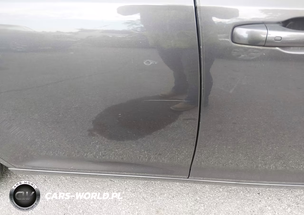 2018 Chrysler 300 Touring VIN:2C3CCAAG2JH275294 - 18