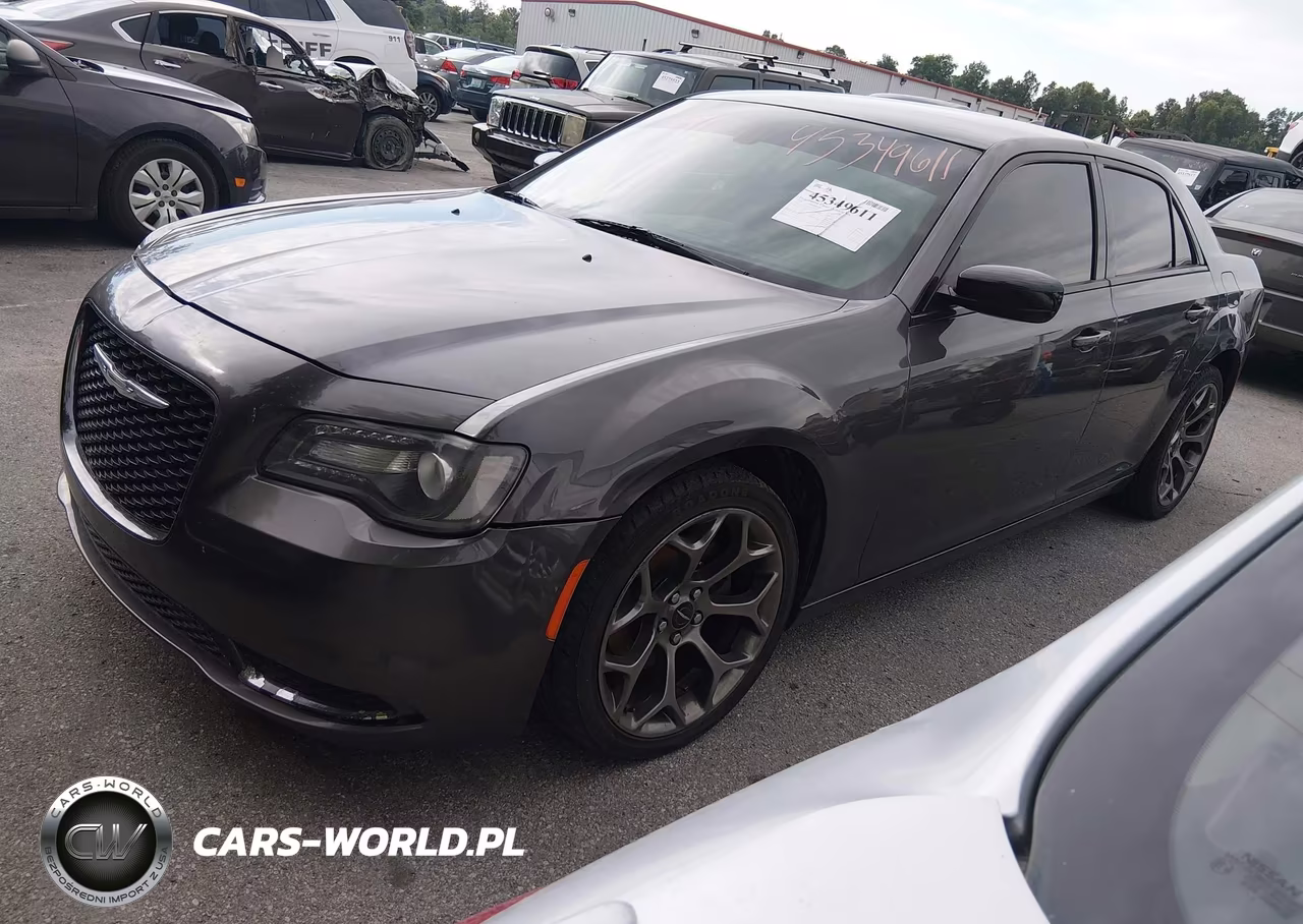 2018 Chrysler 300 Touring VIN:2C3CCAAG2JH275294 - 2