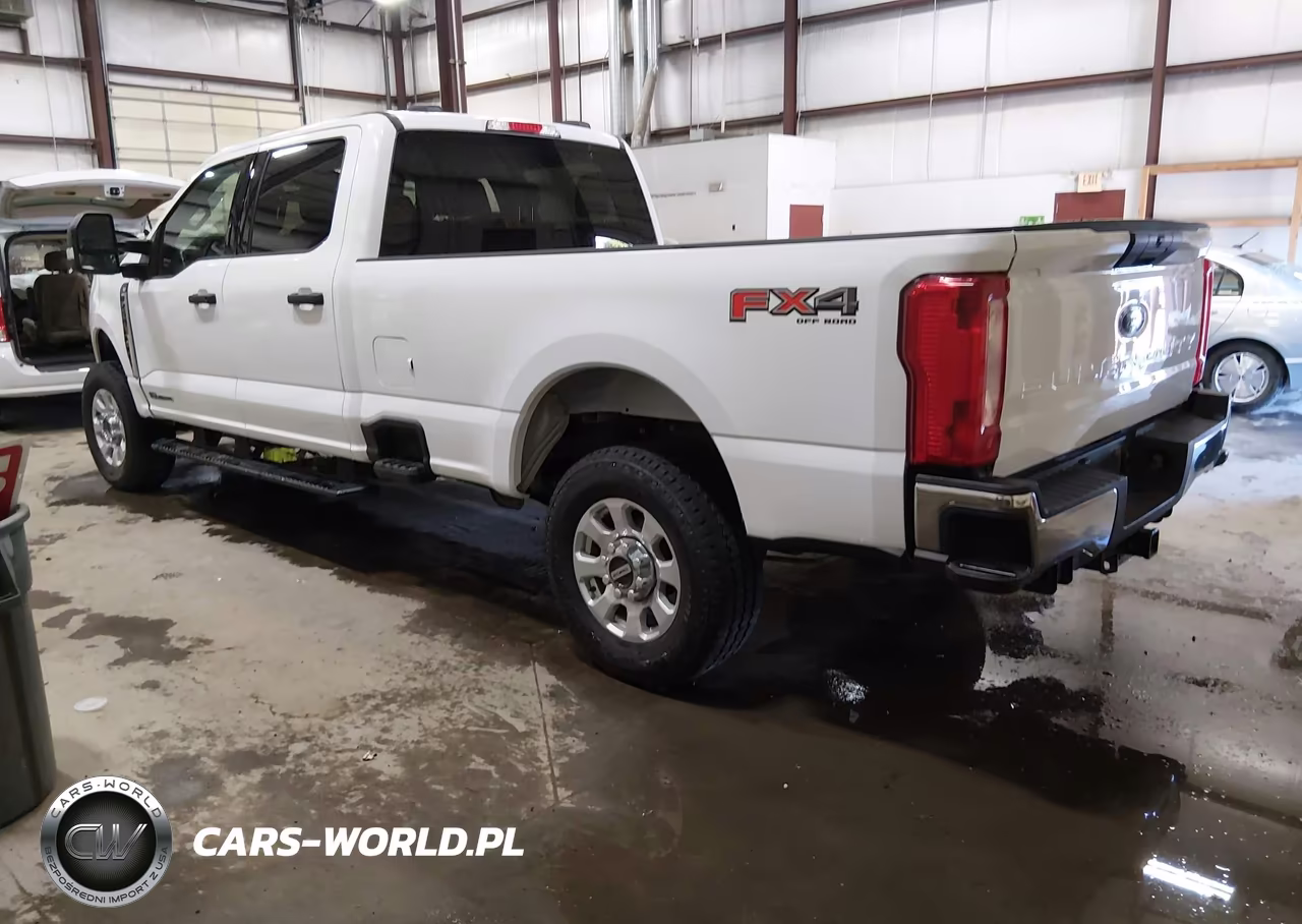 2023 Ford F-250 Xlt VIN:1FT7W2BT8PEC34920 - 3