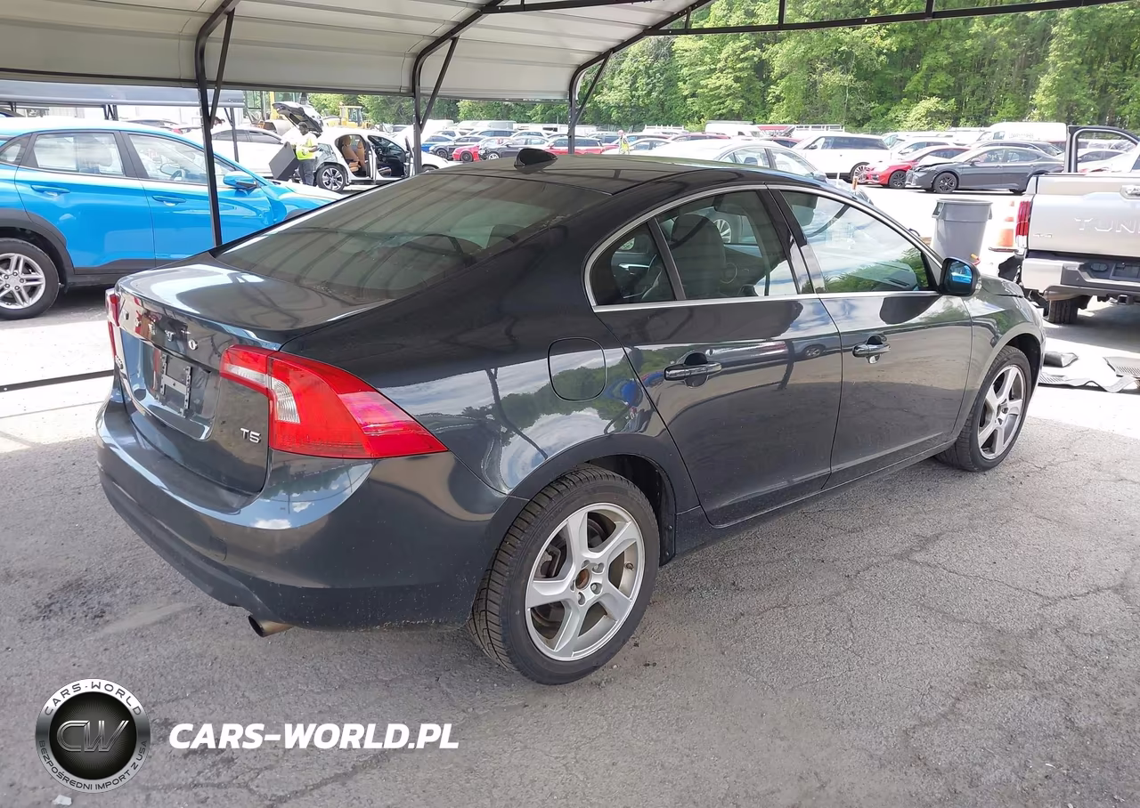 2012 Volvo S60 T5 VIN:YV1622FS4C2038990 - 4