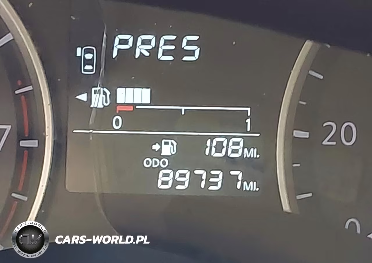 2018 Nissan Kicks S VIN:3N1CP5CU4JL523498 - 16