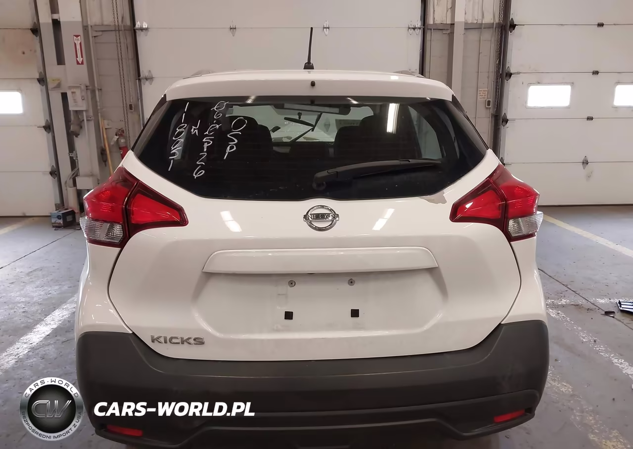 2018 Nissan Kicks S VIN:3N1CP5CU4JL523498 - 17