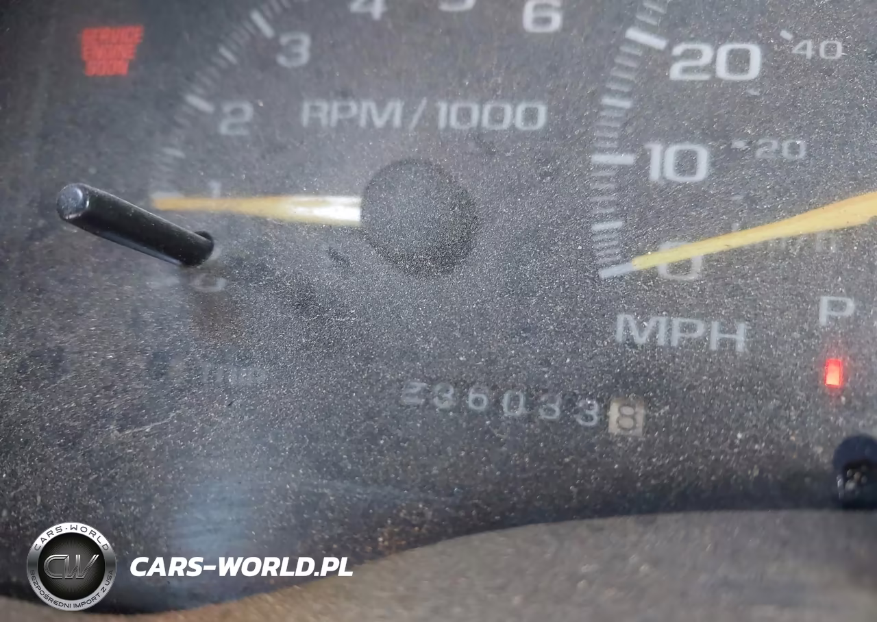 1999 Chevrolet Suburban Lt VIN:3GNFK16R4XG109204 - 15