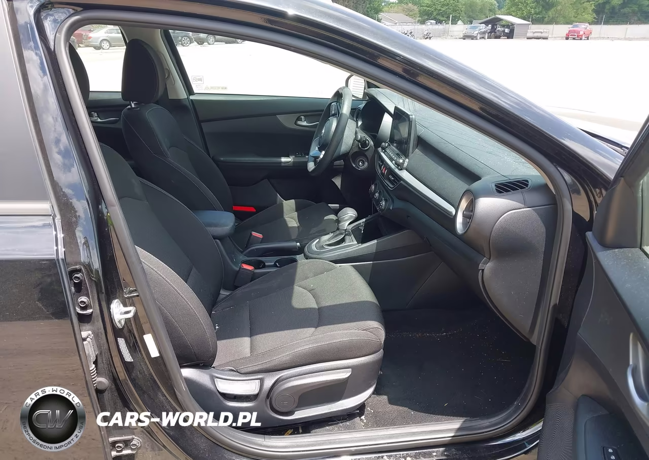 2021 Kia Forte Lxs VIN:3KPF24AD5ME289032 - 5
