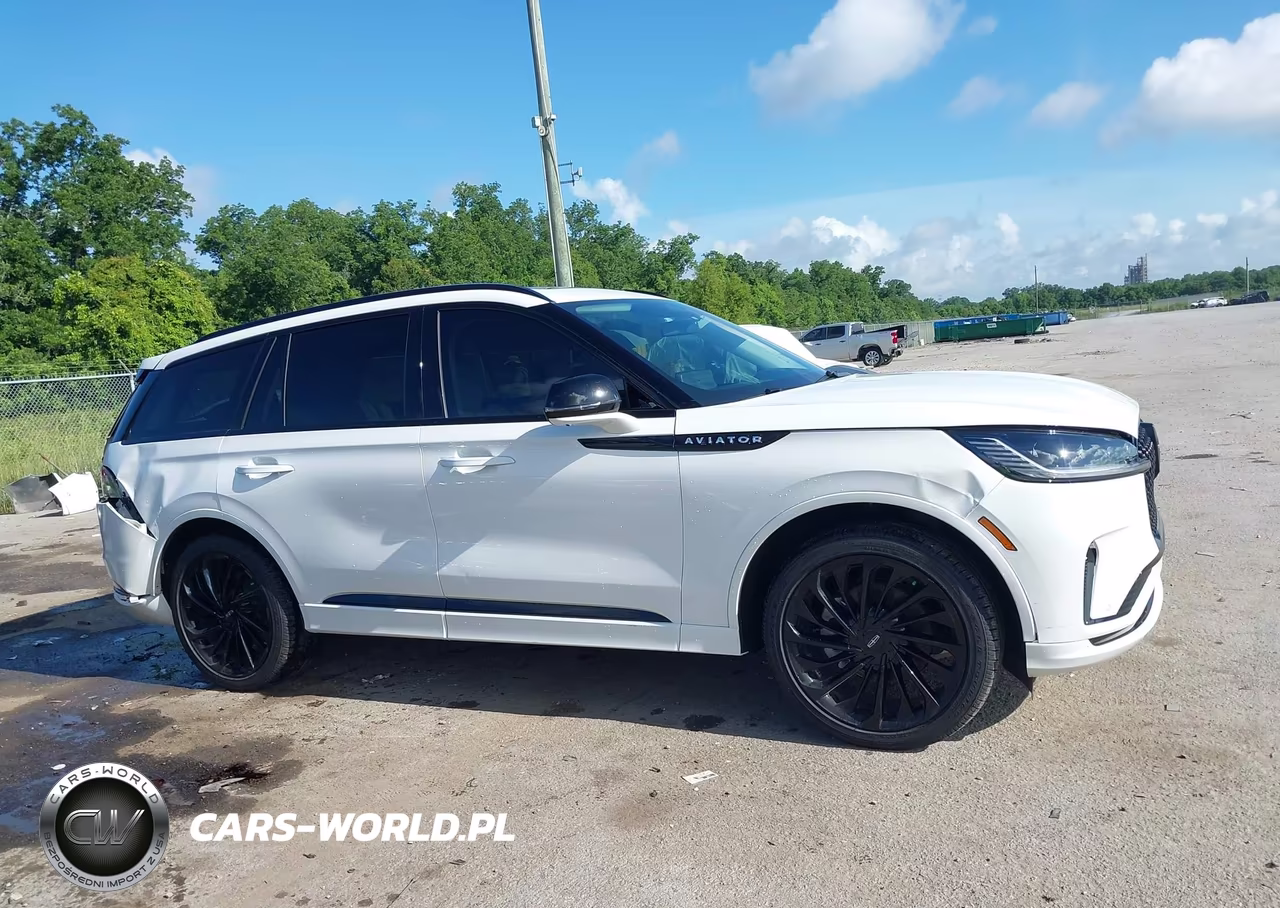 2026 Lincoln Aviator Reserve VIN:5LM5J7XC2TGL12434 - 13