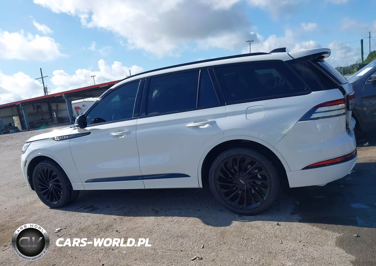2026 Lincoln Aviator Reserve VIN:5LM5J7XC2TGL12434 - 14